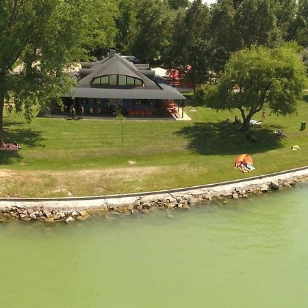 Szines Panorama Apartman Balatonlelle Exterior photo