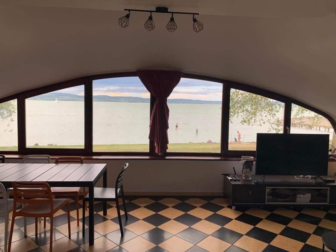 Szines Panorama Apartman Balatonlelle Exterior photo
